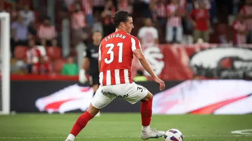 Esteban Lozano marcó un golazo con Sporting de Gijón, pero se lo anularon