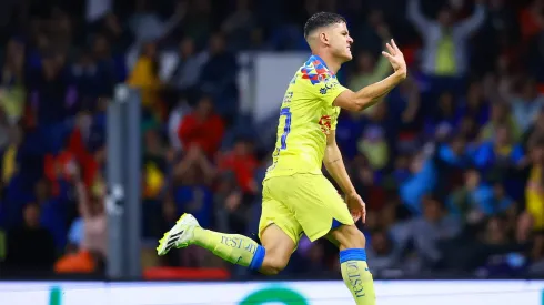 El mediocampista águila fue autor de uno de los tantos ante la Máquina.