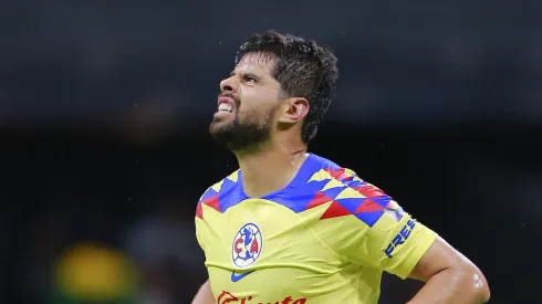 Néstor Araujo podría volver en el Clásico Nacional.