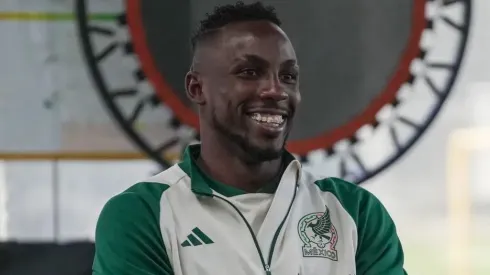 Julián Quiñones ya entrenó con la Selección Mexicana.