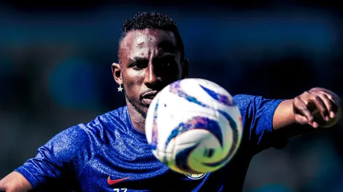 Julián Quiñones debutaría ante Colombia.