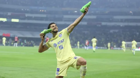 Henry Martín ha hecho festejos polémicos contra Chivas.