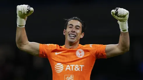 Óscar Jiménez sería titular ante Pumas.