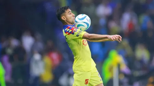 América debe pensar en un nuevo lateral izquierdo.