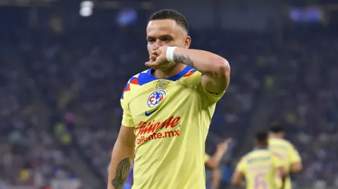 Jonathan Rodríguez fue clave en la goleada.