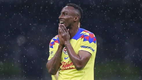 Julián Quiñones se pierde muchos goles.