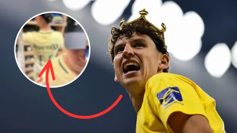 La icónica foto de Igor Lichnovsky con la playera de Michael Arroyo en la celebración del título