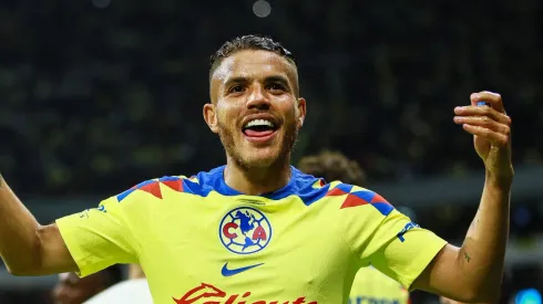 Dos Santos quiere más títulos con las Águilas.