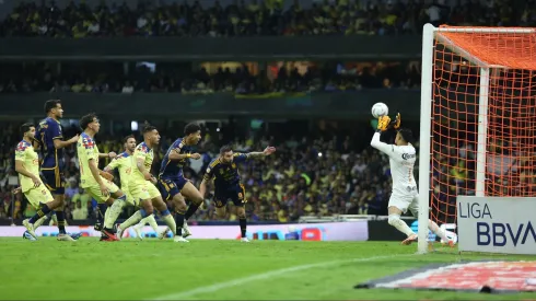 Malagón hizo una atajada fundamental para el título de América.