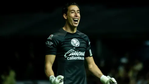 Óscar Jiménez seguirá en el América.