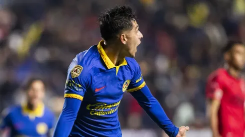 Reyes es líder de goleo.