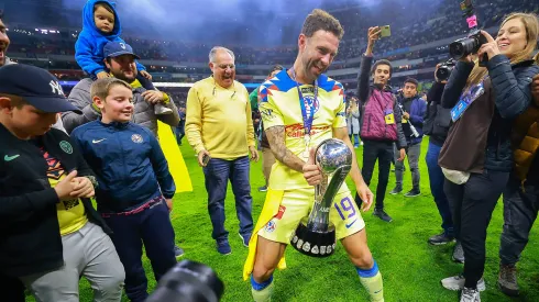 Layún se fue como campeón del futbol profesional.