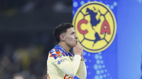 Los fans no quieren que Leo se vaya del club.