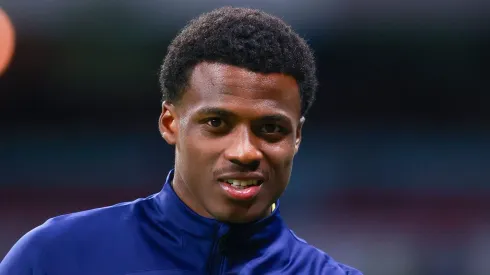 Javairo Dilrosun podría debutar ante León.