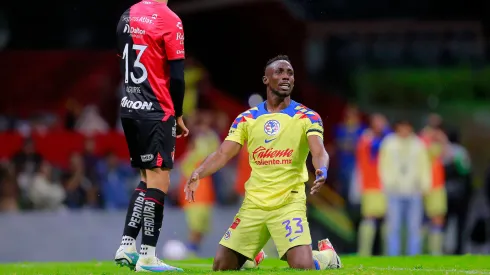 La fuerte presión con la que regresará Julián Quiñones al Estadio Jalisco