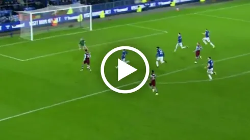 Edson Álvarez se estrena en la Premier League con un GOLAZO