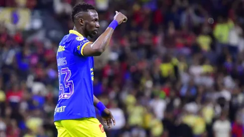 Julián Quiñones hizo el primer gol del partido