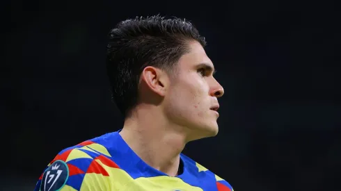 Reyes sufrió un duro golpe ante Chivas.