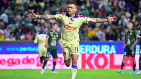 Jonathan Rodríguez le dijo adiós a América en redes sociales.