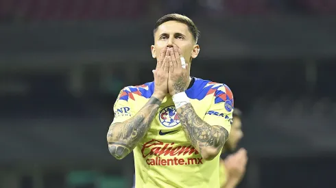 Brian se incorporó después con el plantel.