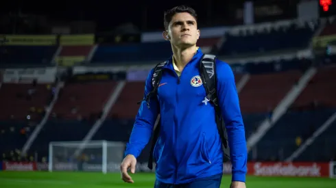 ¿Lesión? Israel Reyes revela su estado físico tras salir de cambio ante New England