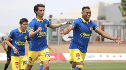 Román Martínez hizo uno de los goles americanistas en Torreón.