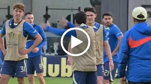 Alejandro Zendejas e Israel Reyes se enfrascan en una discusión en Coapa