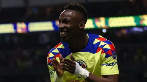 Julián Quiñones busca su primer gol en Clásicos Capitalinos.