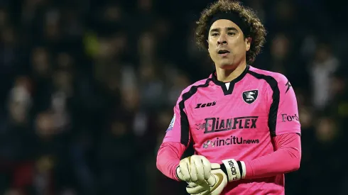 Guillermo Ochoa descendió con el Salernitana en Italia