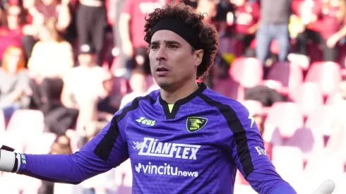 Tercer descenso de Guillermo Ochoa.