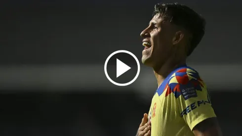 Cristian Calderón festejó con la afición la clasificación del América