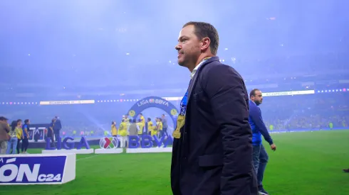 Santiago Baños revela los fichajes que buscará para cubrir las bajas de Quiñones y el Cabecita