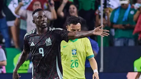 Julián Quiñones marcó un gol ante Brasil