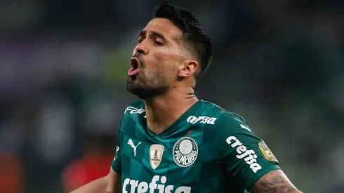 América negocia por Luan Garcia.