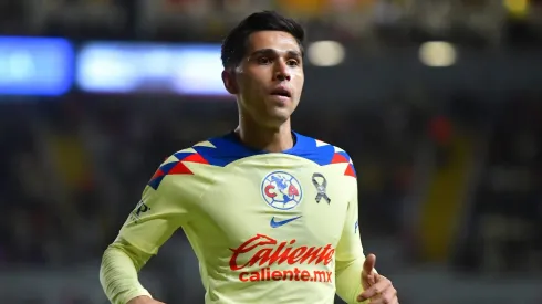 Salvador Reyes se piensa su futuro en el América.