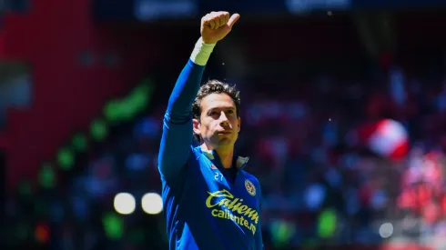 Óscar se despidió del América tras varios años de logros.