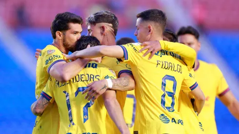 Álvaro Fidalgo y Sebastián Cáceres podrían tener los días contados en América