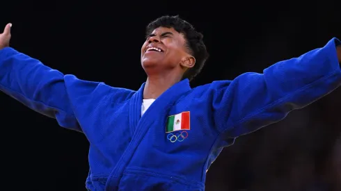 América felicita a Prisca Awiti.