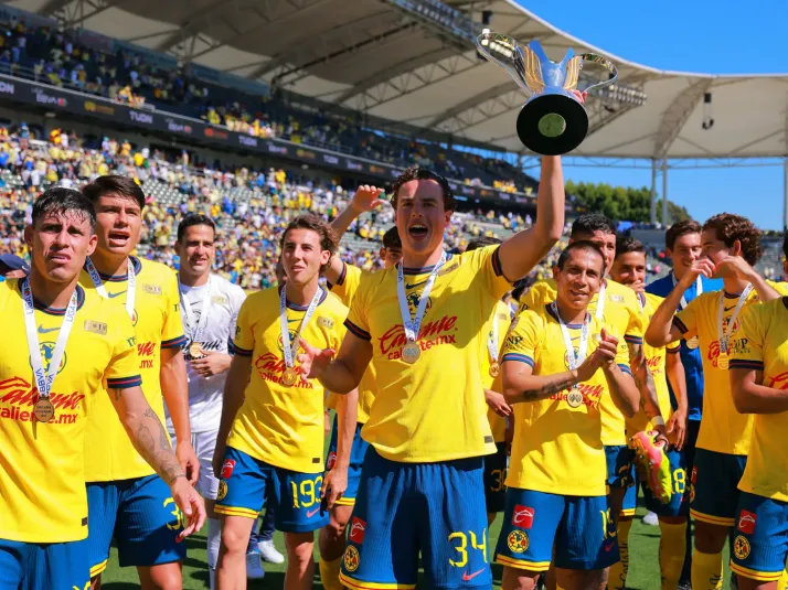 Esteban Lozano y el otro club europeo que lo buscó además de Sporting de Gijón