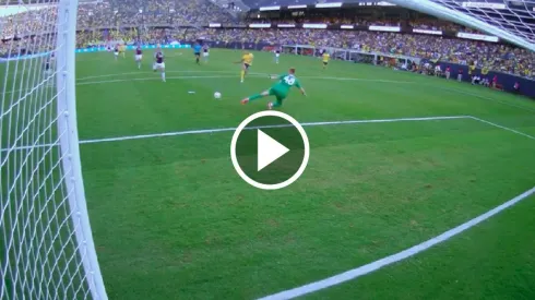 Illian Hernández convirtió un gran gol ante Aston Villa