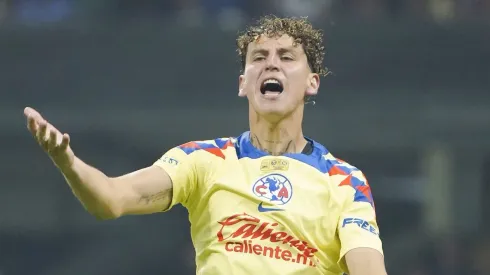 Igor Lichnovsky, baja en América por una operación en la rodilla.