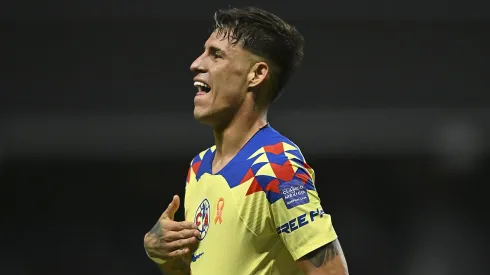 Pequeños cambios en los uniformes del Clásico.