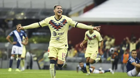 Nicolás Castillo estuvo muy atento al Clásico Nacional