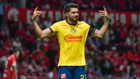 Henry Martín no es titular en el Clásico Joven