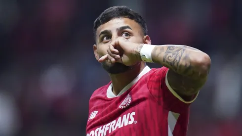 Alexis Vega no llegará al América