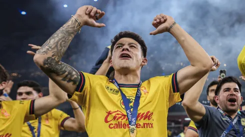 Illian tendrá seis meses más con América.