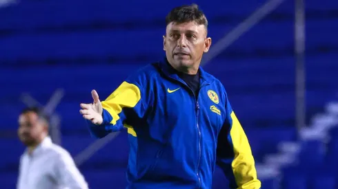 ¿Por qué Ángel Villacampa utilizó una peluca ante Atlético San Luis?