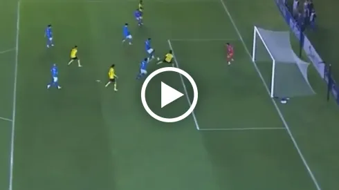 Alejandro Zendejas y el claro gol que dejó escapar ante Cruz Azul