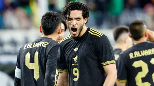 Raúl Jiménez ya está en el top 3 de máximos goleadores de la Selección Mexicana tras su doblete a Canadá