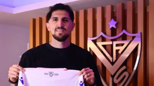 Diego Valdés es nuevo jugador de Vélez